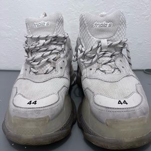 Balenciaga TRIPLE S SNEAKER IN BEIGE 44